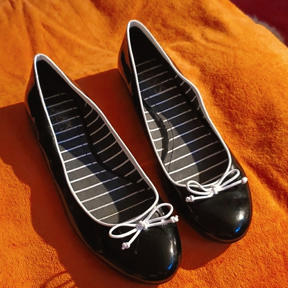 Chaps Shoes - 9 1/2 ballet flats